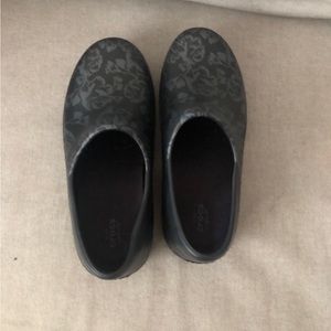 Crocs Duo Comfort Shoes.